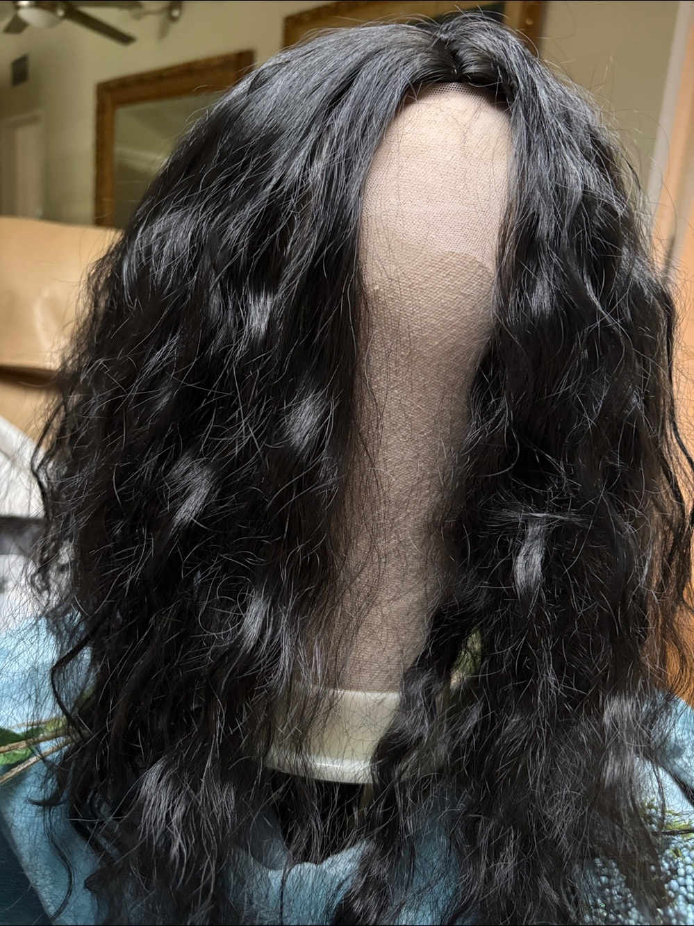 Black Wavy Women's Straight-curly Wig - Natural Shiney presence! New Unused!
